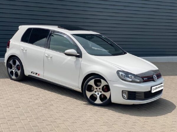 2017 VW Golf 1.4 TSI comfort line manual - Image 9